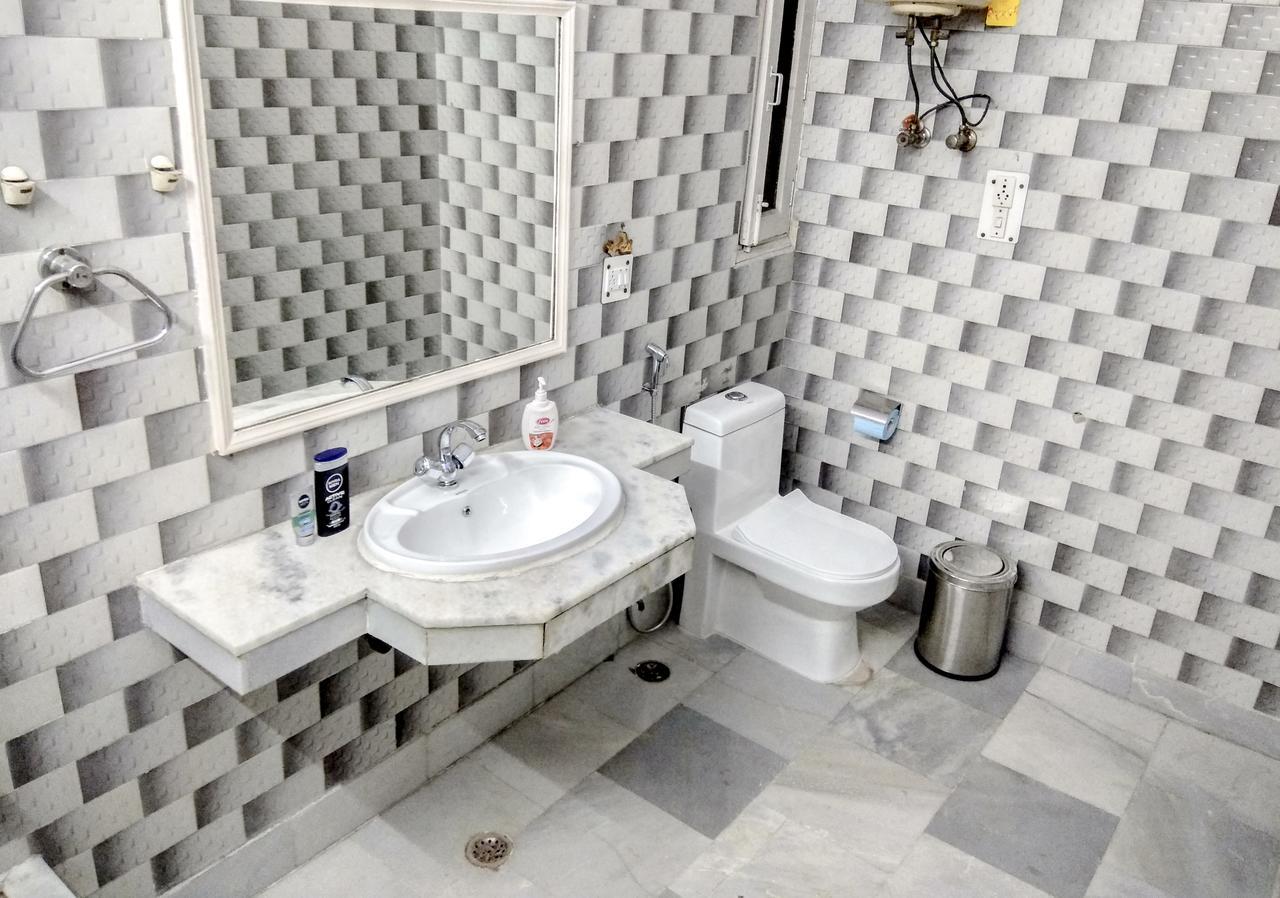 The Desire Hostel New Delhi Ngoại thất bức ảnh