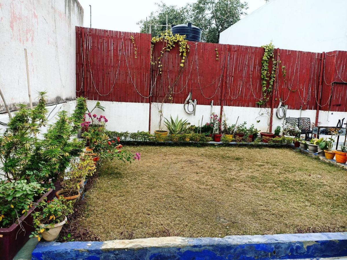 The Desire Hostel New Delhi Ngoại thất bức ảnh