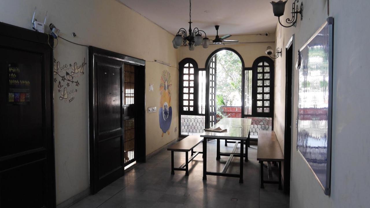 The Desire Hostel New Delhi Ngoại thất bức ảnh