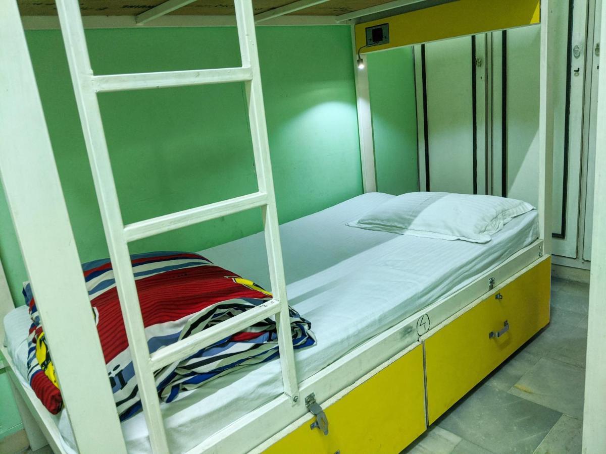 The Desire Hostel New Delhi Ngoại thất bức ảnh