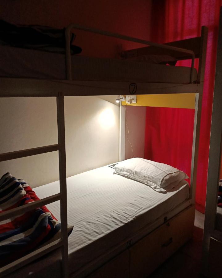 The Desire Hostel New Delhi Ngoại thất bức ảnh